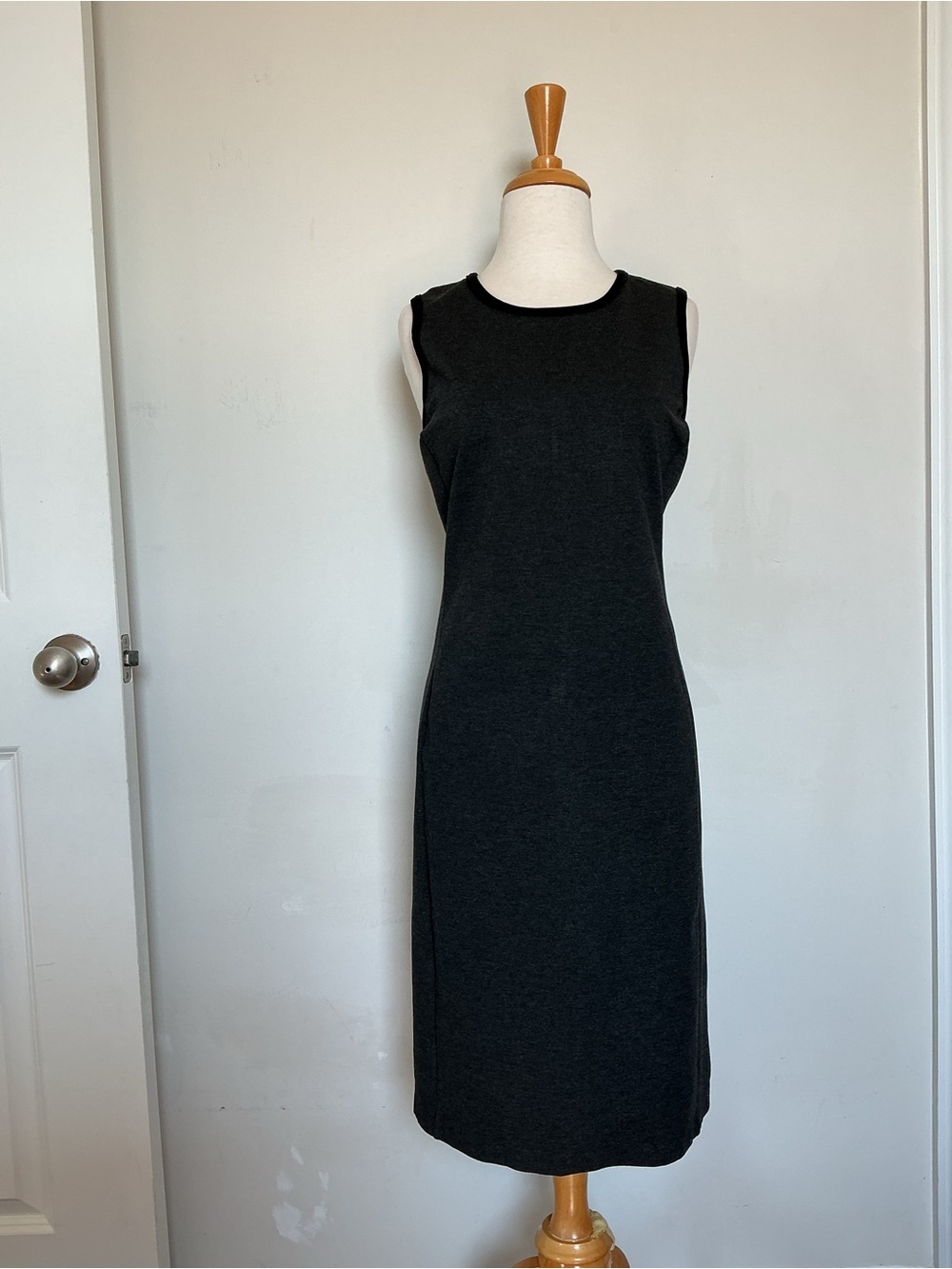 Lauren Ralph Lauren Black Sleeveless Sheath Dress